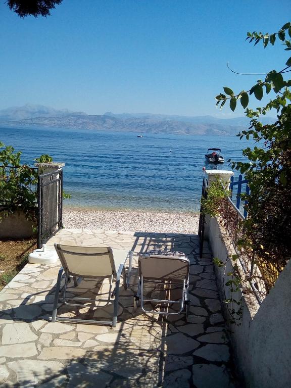 Eva apartments, Kassiopi, Imerolia, Garden by the sea 4